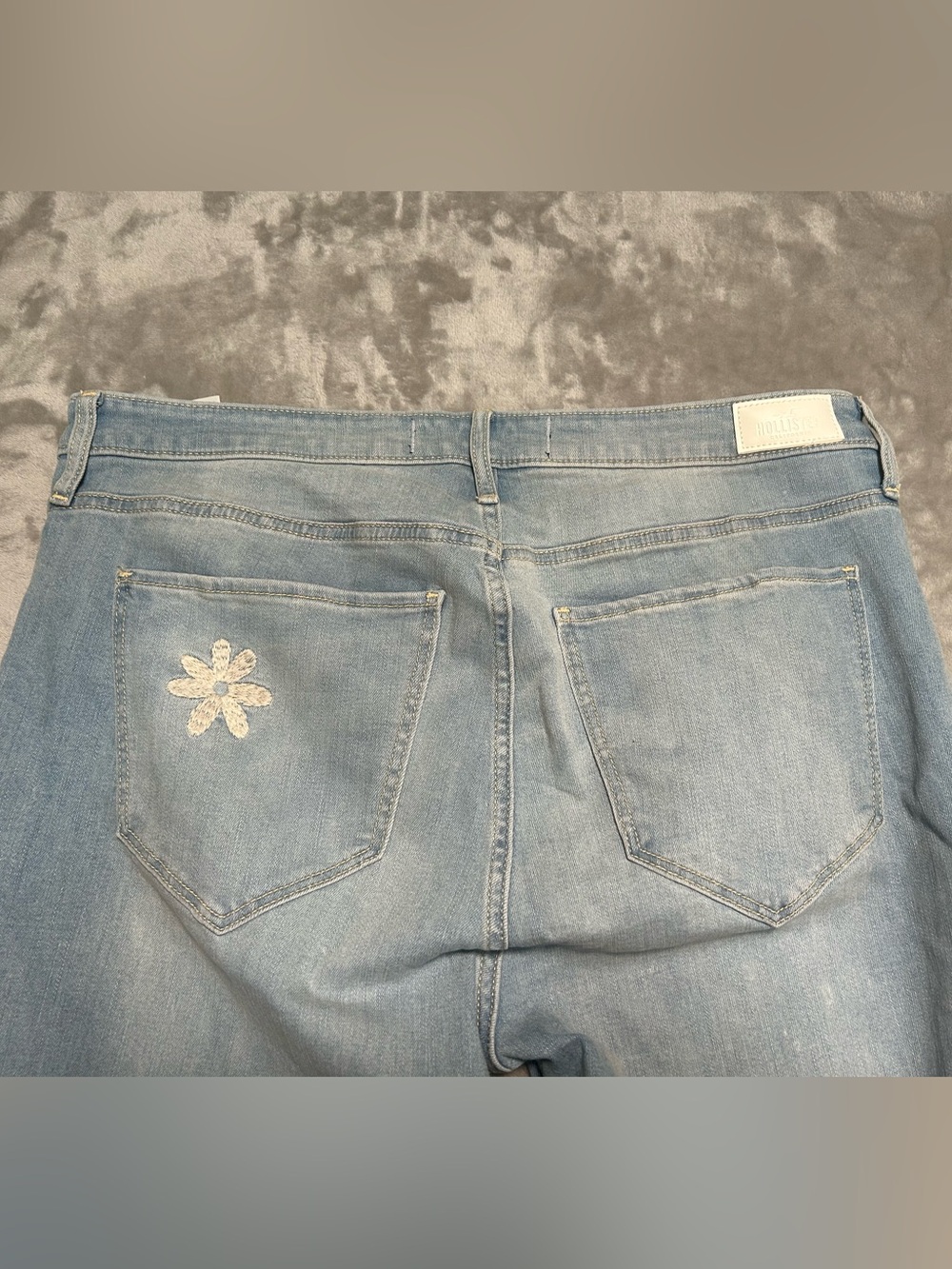 Hollister High Rise Flare Jeans Women’s 19R 34x32 Light Wash Embroidered - Picture 5 of 10